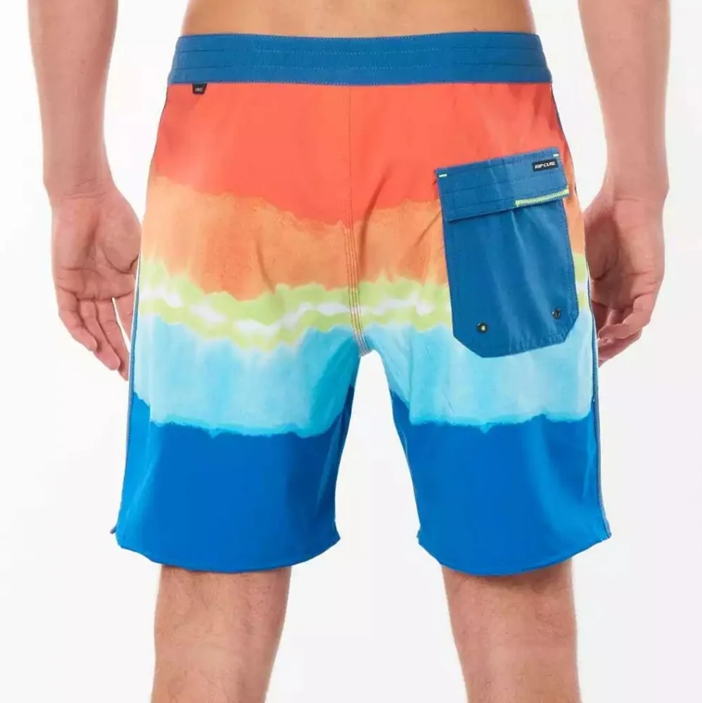 Rip Curl enjoy waves